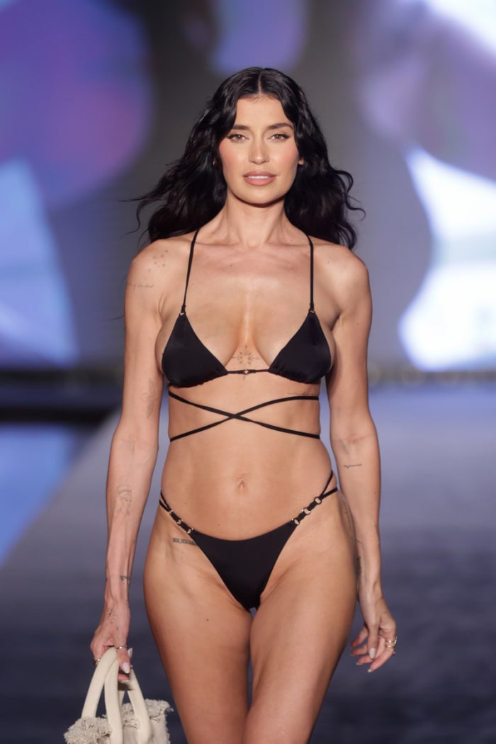 Nicole Williams English